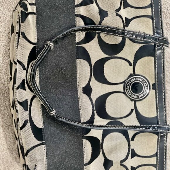 Vintage Coach Authentic Black and Tan Traditional Shoulder Bag (C Logo) - Picture 1 of 4